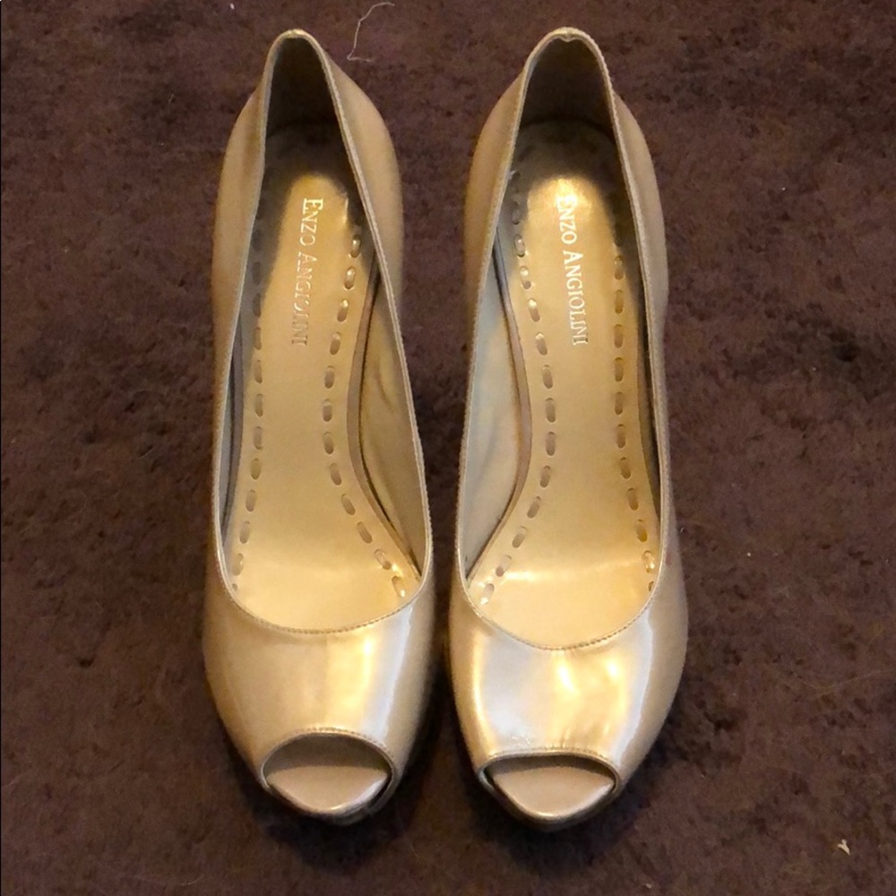Enzo Angiolini Gold/Nude Peep Toe Heels 4inch